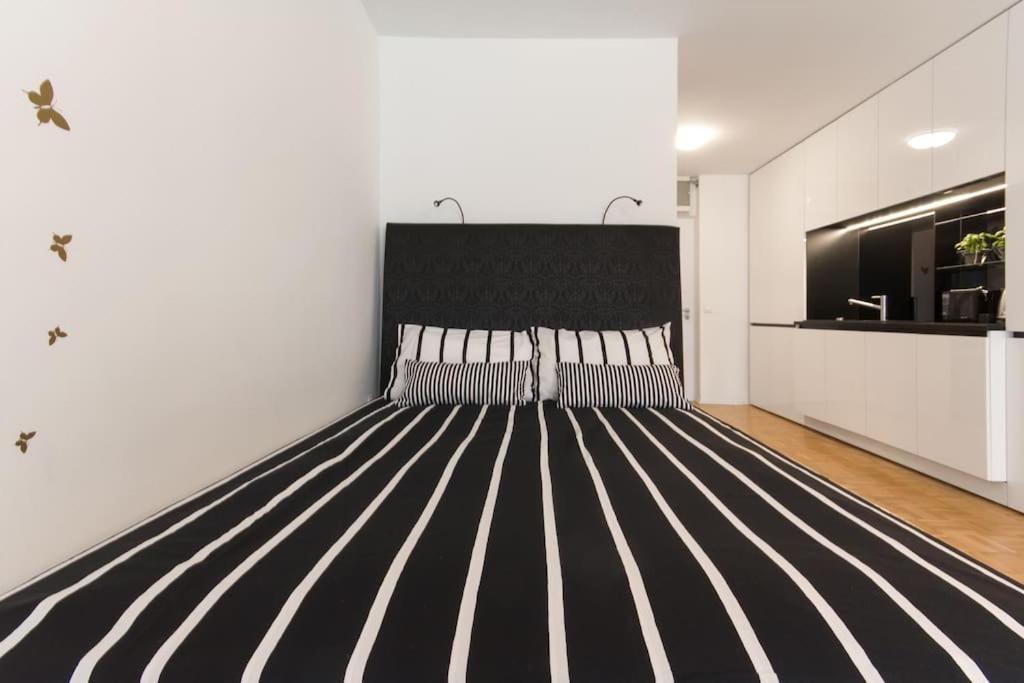 Gorgeous Central Flat With Garage Любляна Екстер'єр фото
